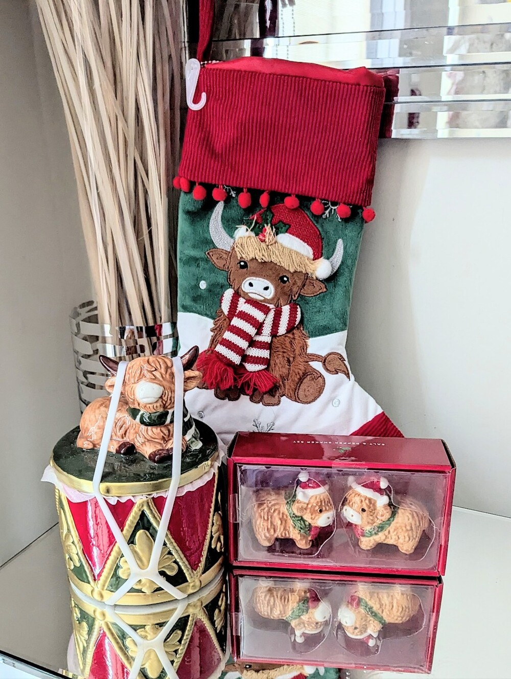 New Highland Cow Christmas Cookie Canister Jar Salt Pepper Shakers Stocking